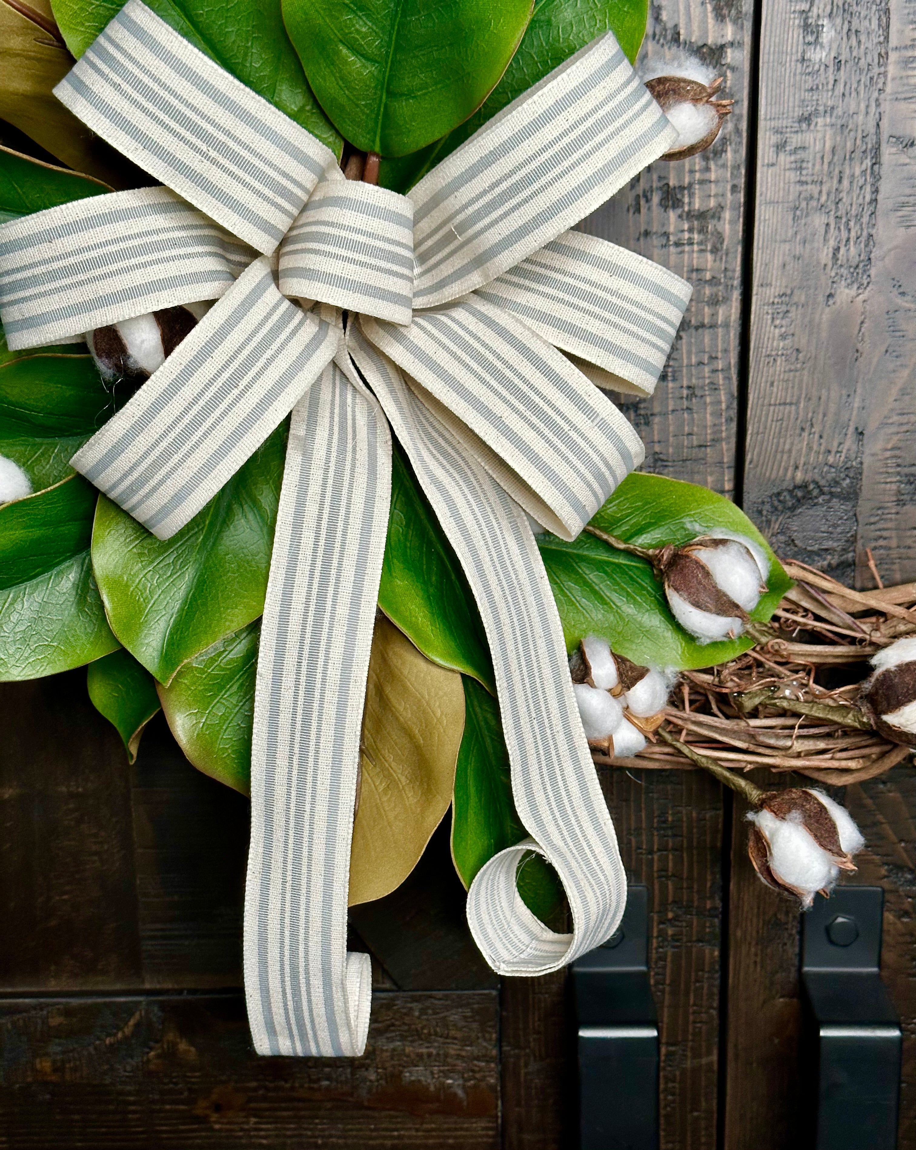 Wreath Collection Classic Farmhouse Wreath – The Village Wreath Company