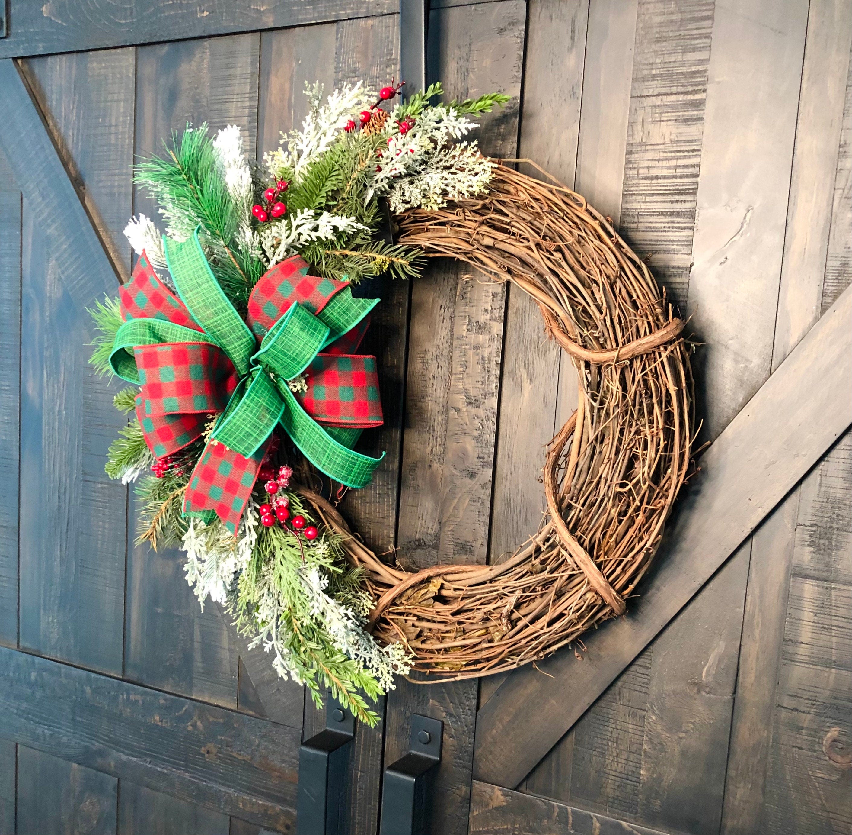 How to Make a Christmas Grapevine Wreath - 3 Little Greenwoods